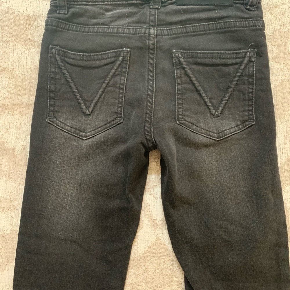 Molo black jeans. Size 6. Adjustable waist. Stretchy. Great condition.